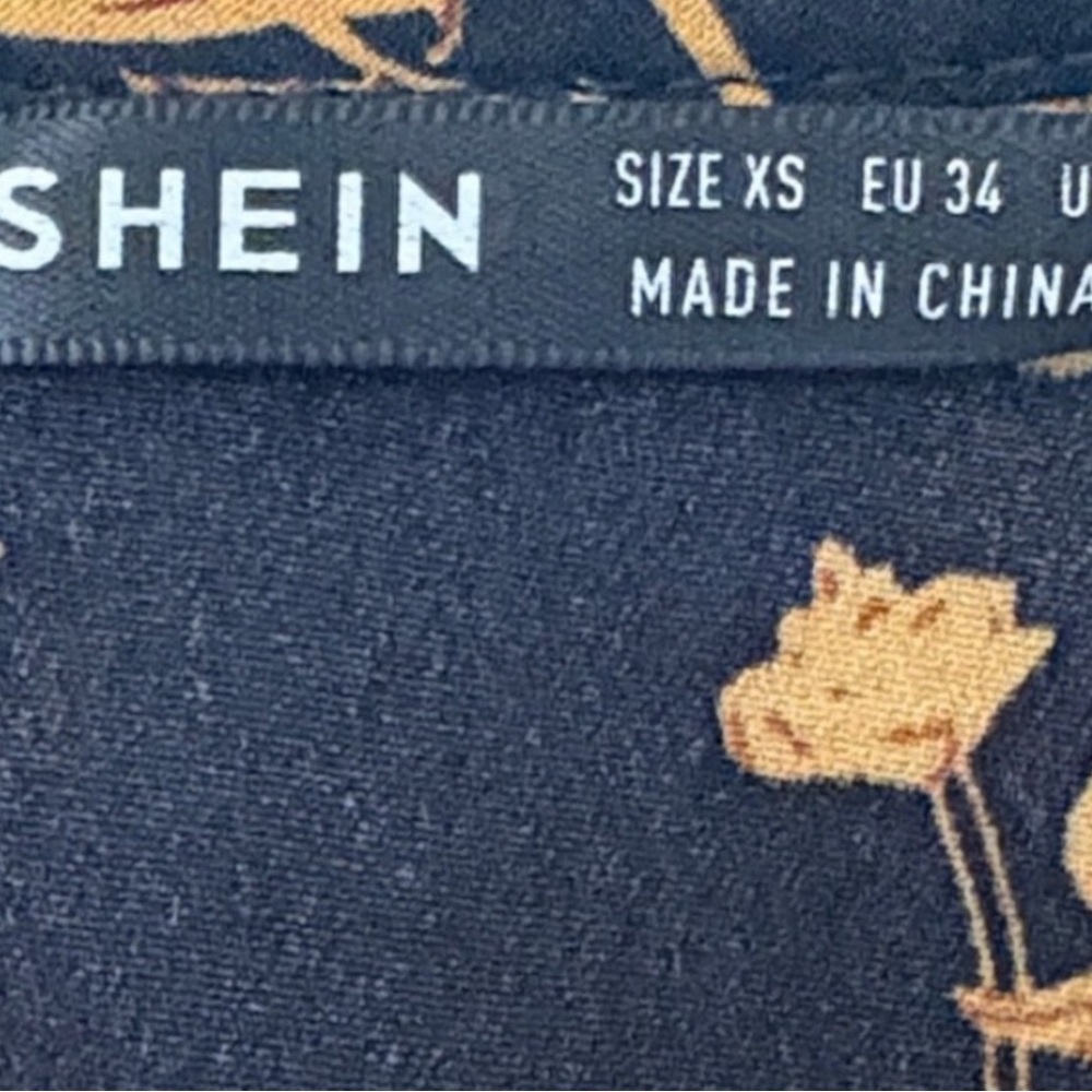 SHEIN Black and Gold Floral Short Sleeve Top - Picture 4 of 4